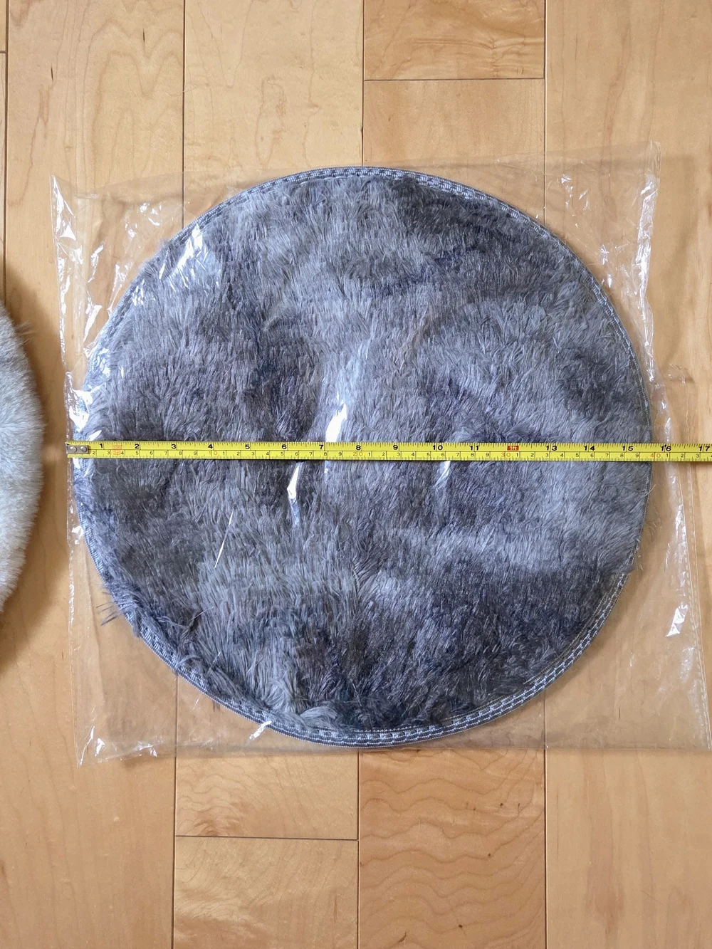 Artificial Fur Small Round x2 Pads for Cats Grey and Marble
